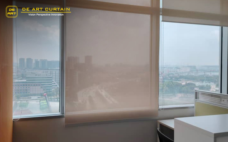 De Art Curtain roller blinds in a high-rise office.